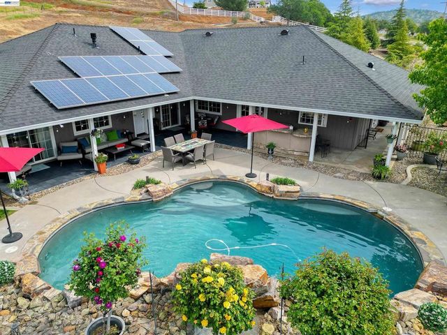 2767 Canoe St, Copperopolis
