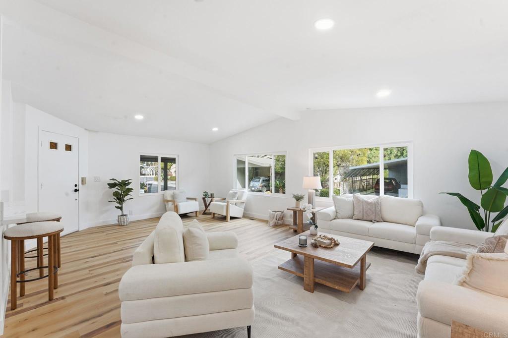 Photo of Listing #PTP2602491