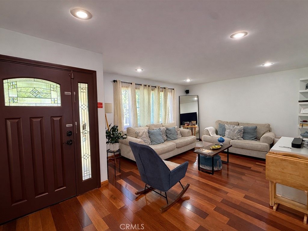 555 Hickory Lane, Pasadena