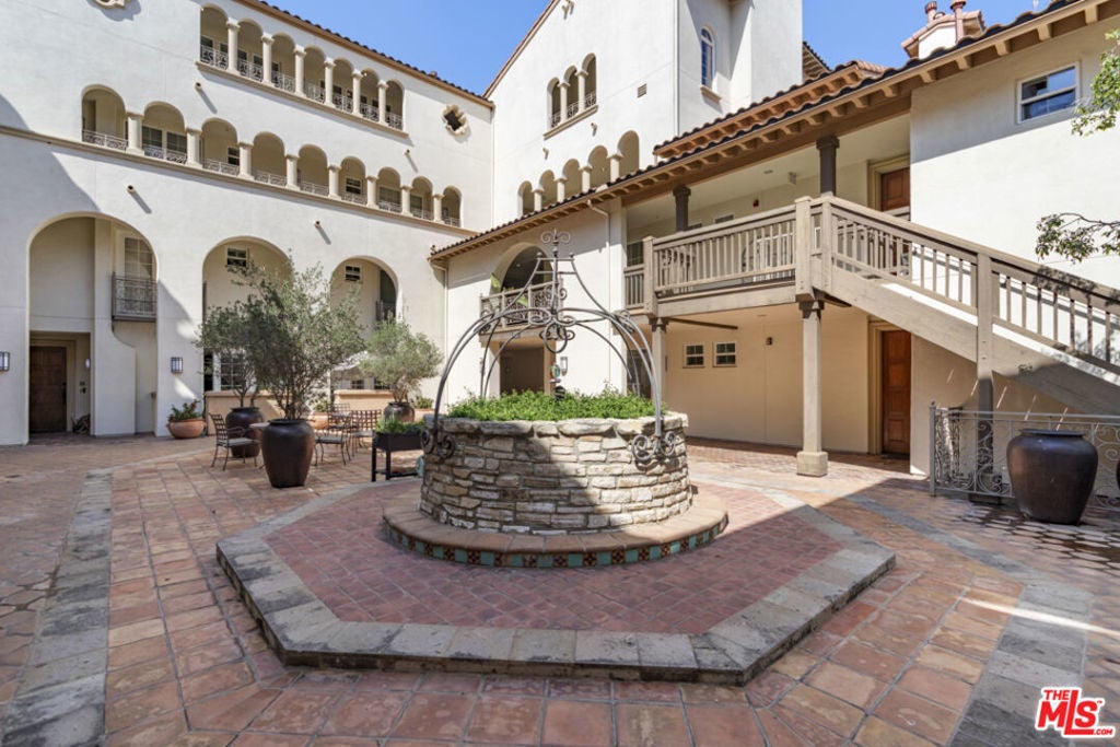 Photo of Listing #26667647