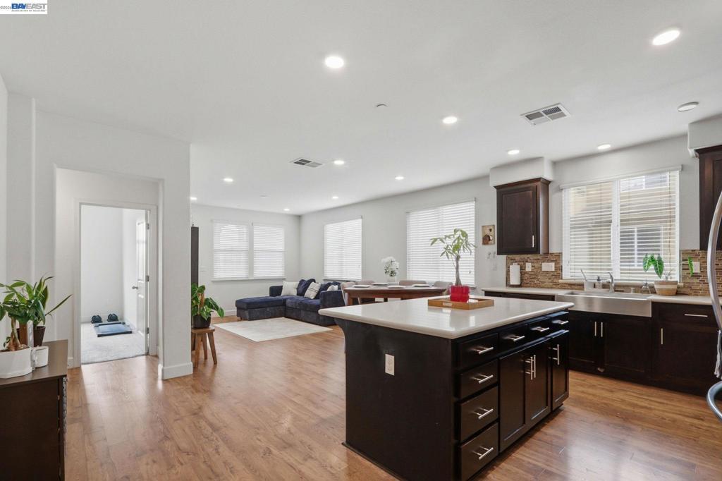 Photo of Listing #41129638