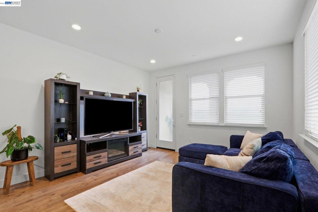 Photo of Listing #41129638