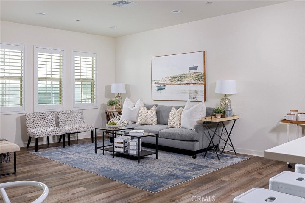 Photo of Listing #DW26072341