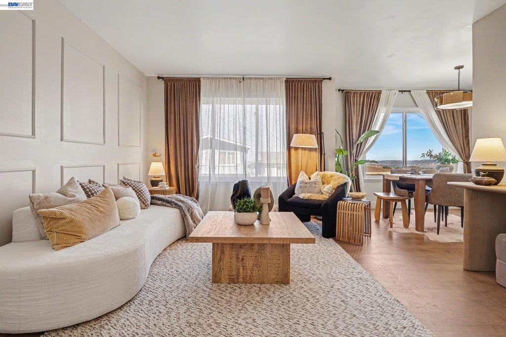 Photo of Listing #41129653