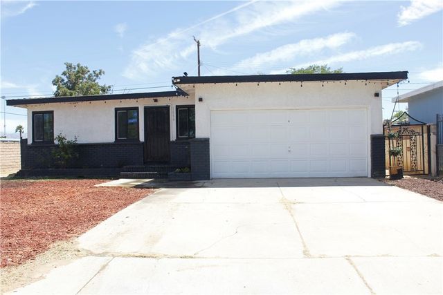 1866 E Avenue Q11, Palmdale