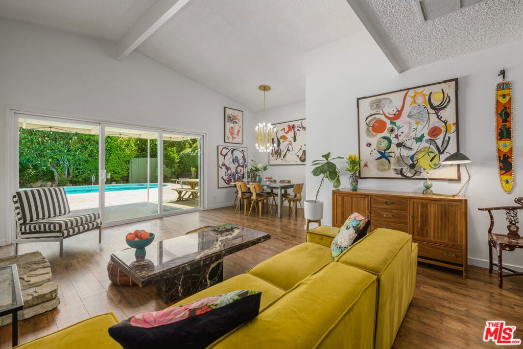 Photo of Listing #26673395