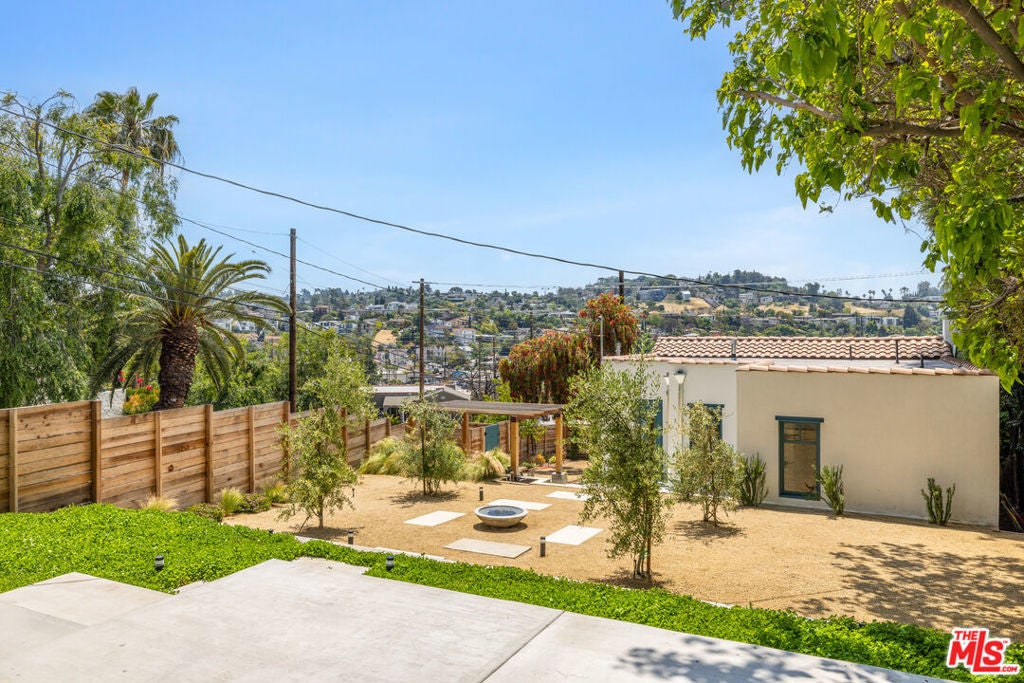 Photo of Listing #26671625