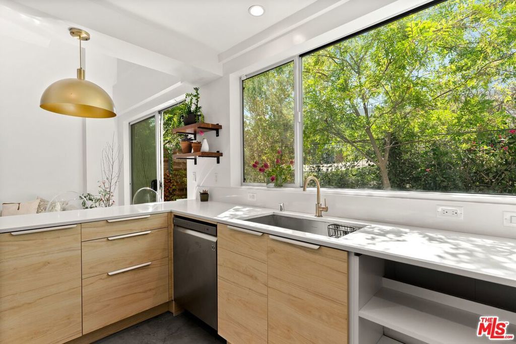 Photo of Listing #26673381