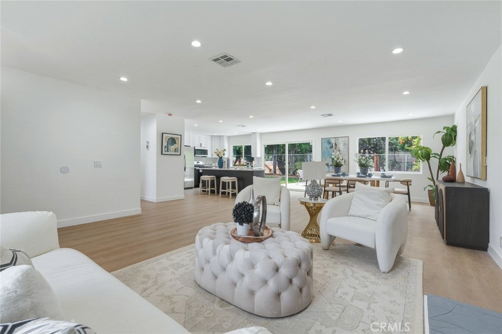 Photo of Listing #IV26072966