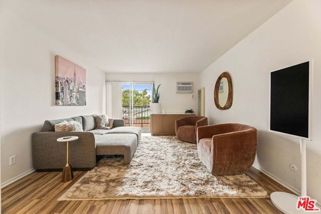 365 Burchett Street # 118, Glendale
