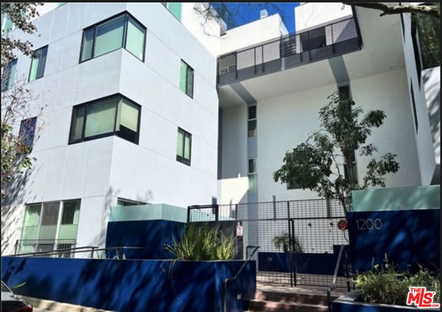 1200 N Sweetzer Avenue # 8, West Hollywood