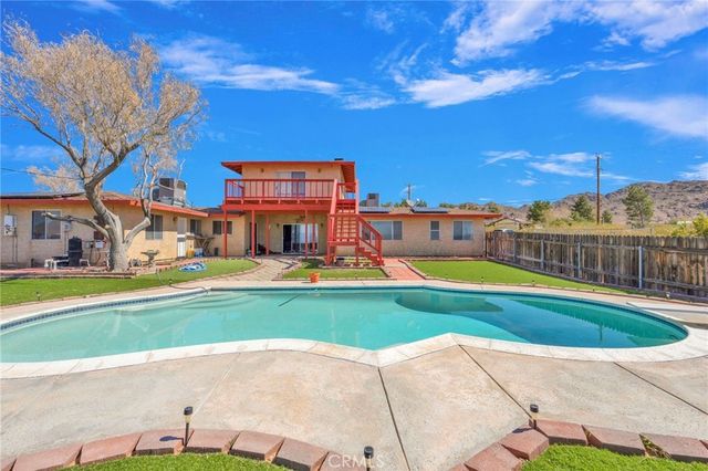 22677 Dexter, Apple Valley