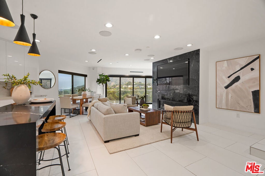 Photo of Listing #26673779