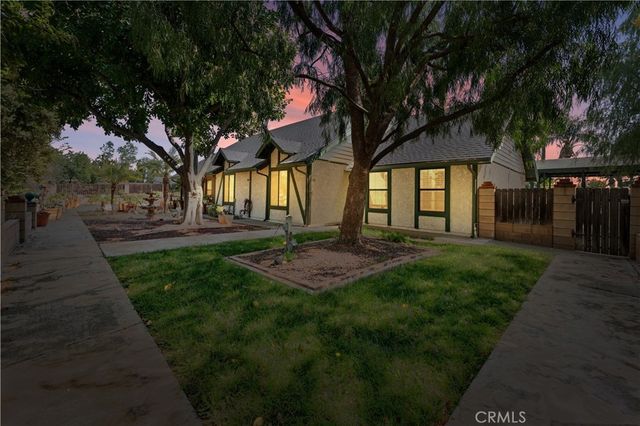 16872 Iris, Riverside