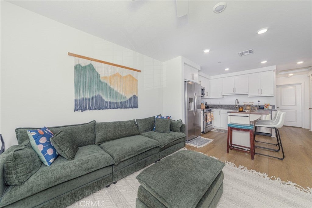 Photo of Listing #OC26073303