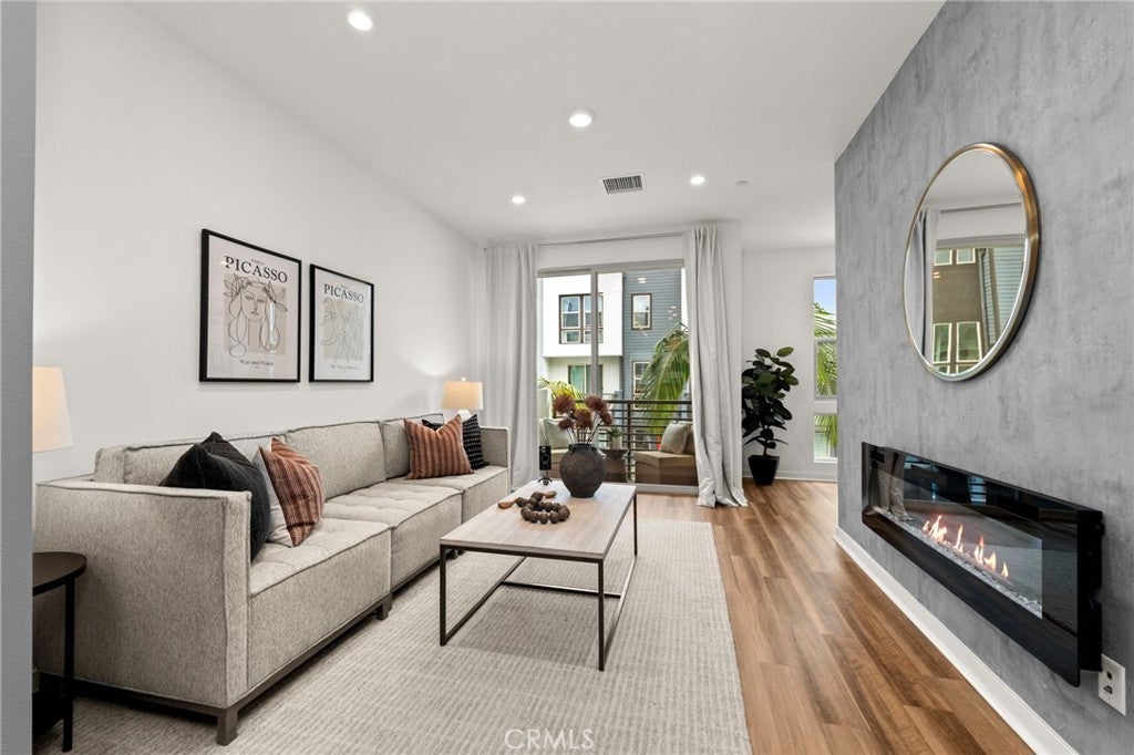 Photo of Listing #PW26073152