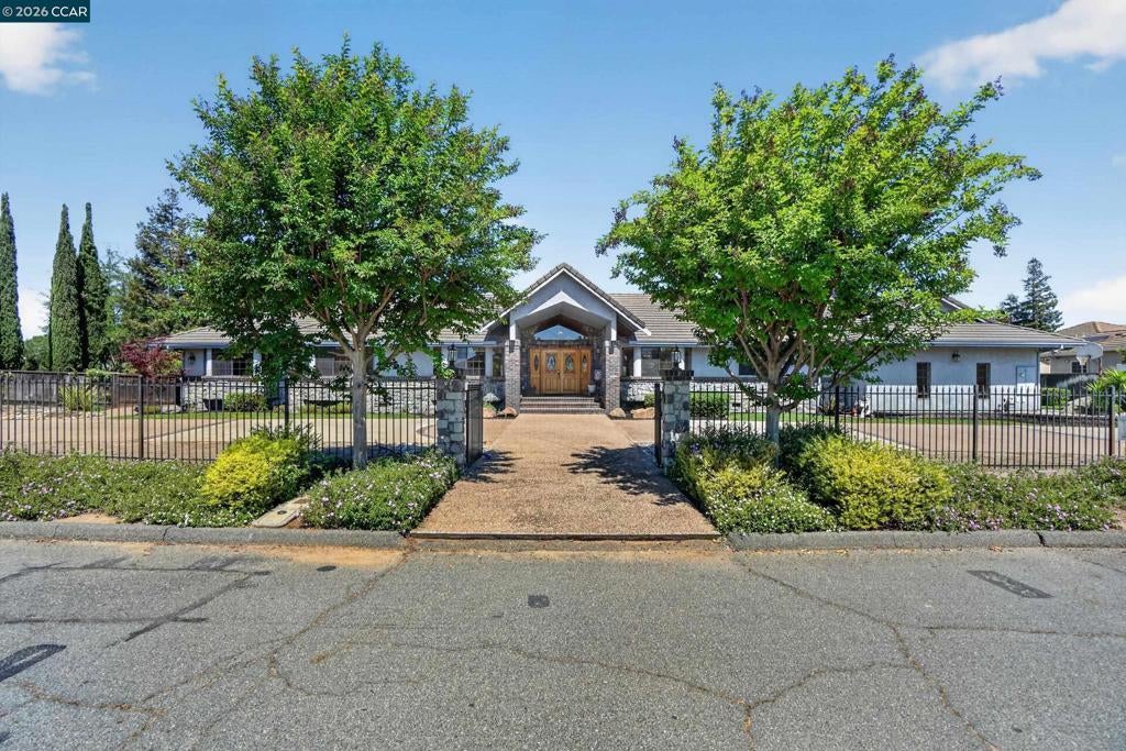 Photo of Listing #41129816