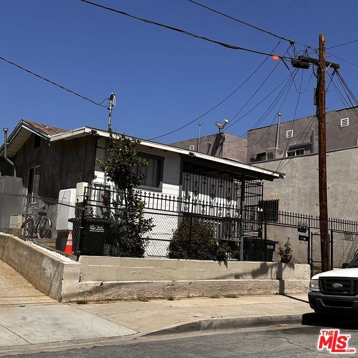 Photo of Listing #26673953