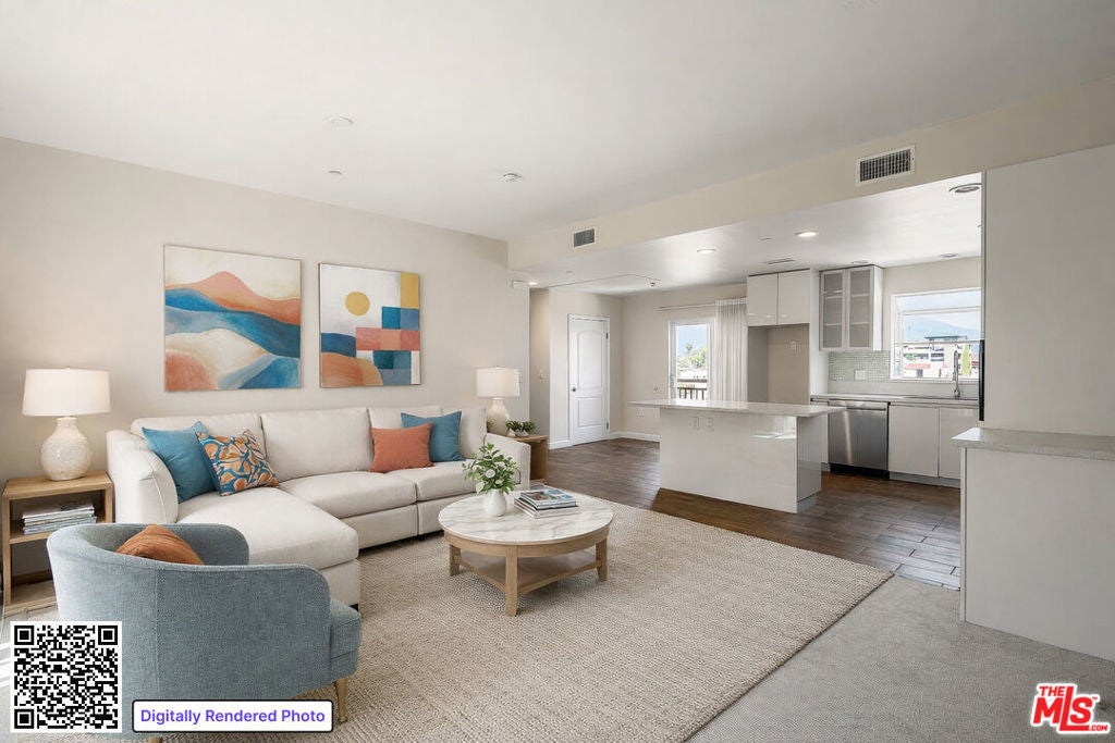 Photo of Listing #26673893