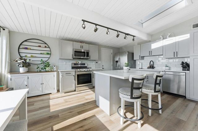 9838 Ivanho Street, Spring Valley