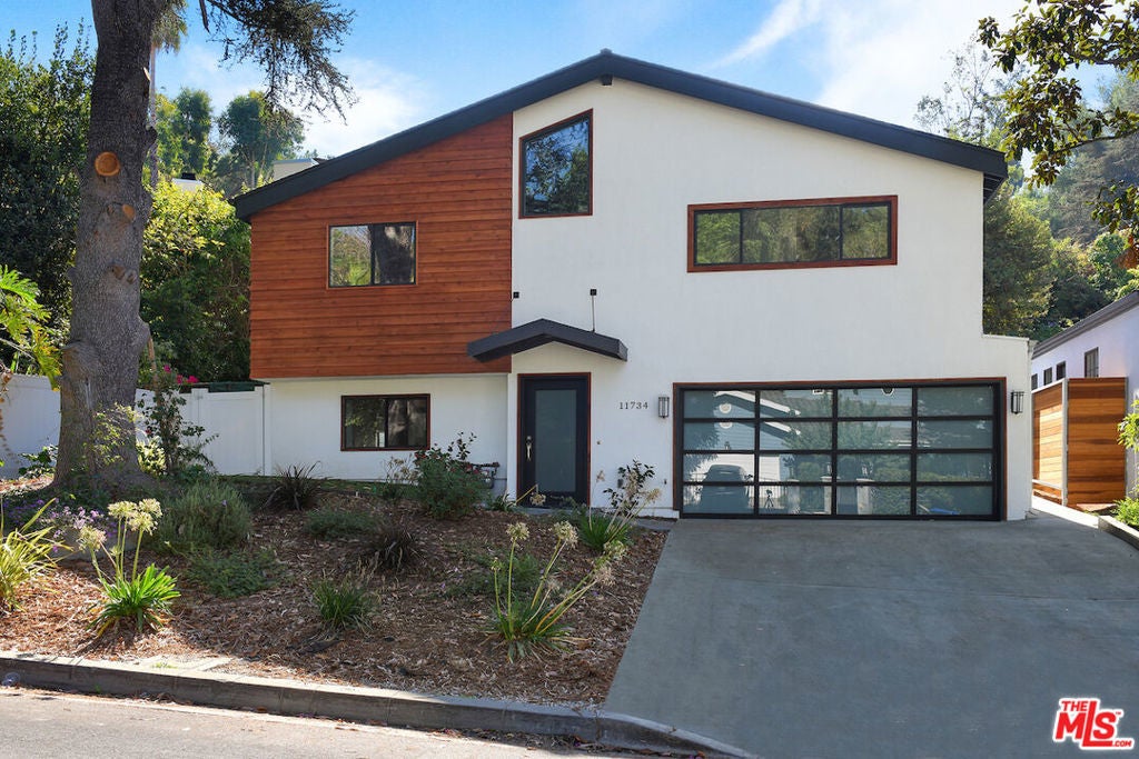 Photo of Listing #26673899