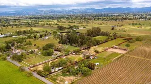 672 Irwin Lane, Santa Rosa