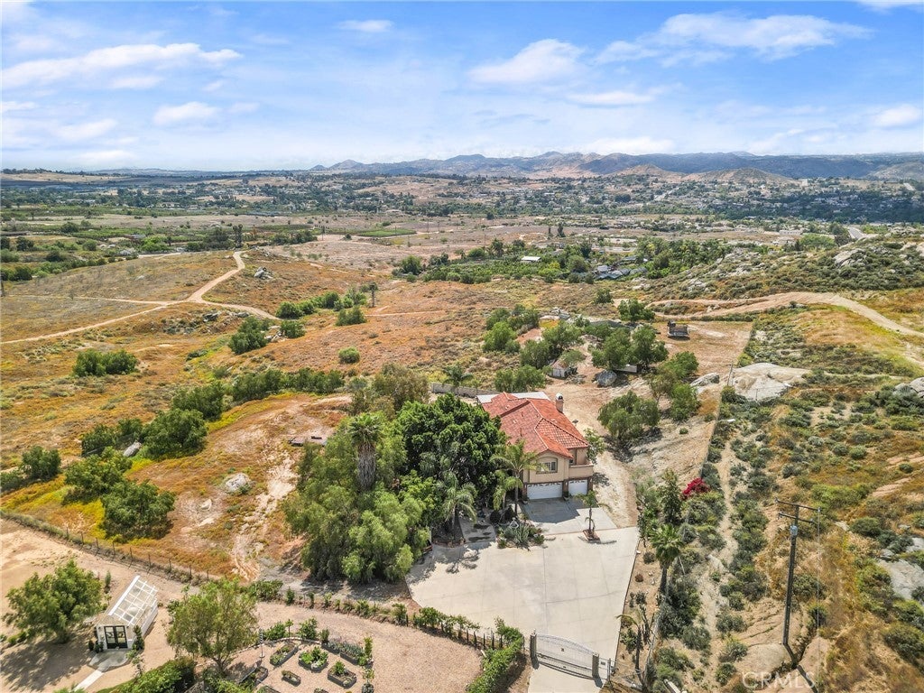 Photo of Listing #IV26074227