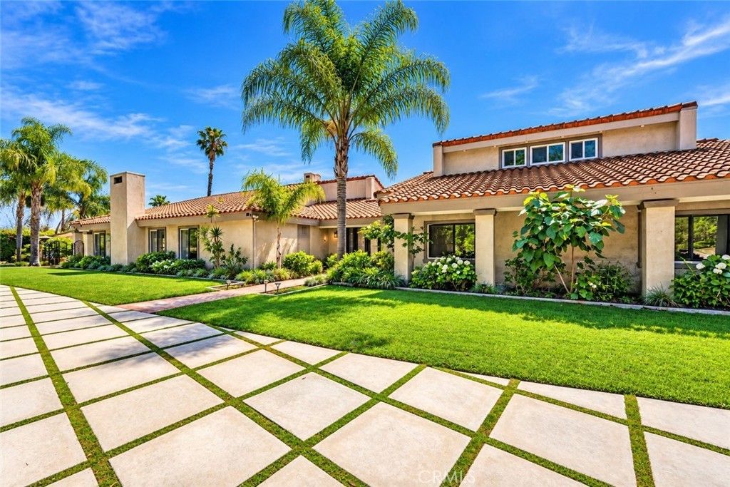 940 N Silent Ranch Drive, Glendora