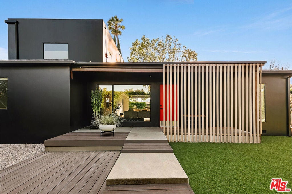 Photo of Listing #26674027