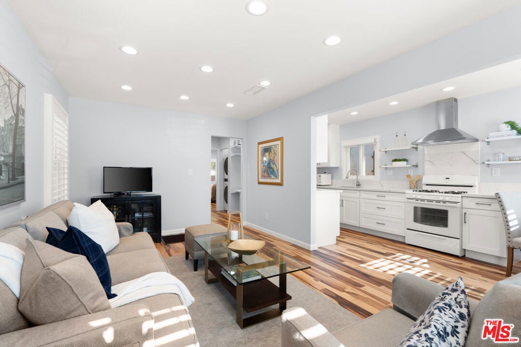 Photo of Listing #26678909