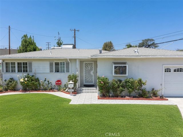929 Russelle Dr., West Covina