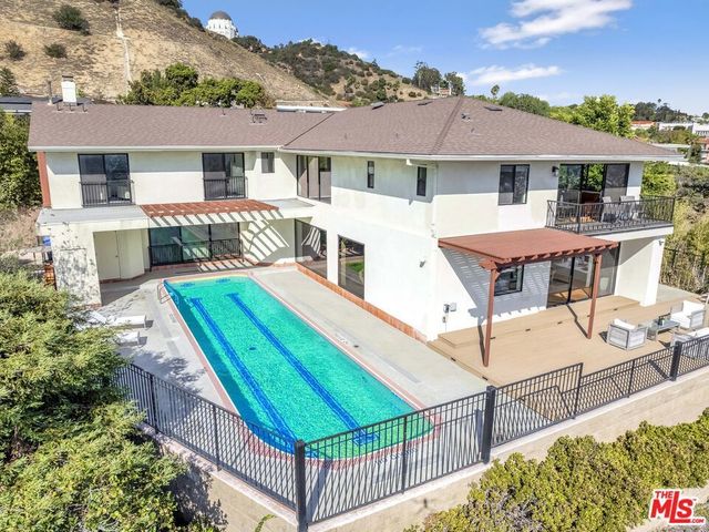 2267 Winona Boulevard, Los Angeles