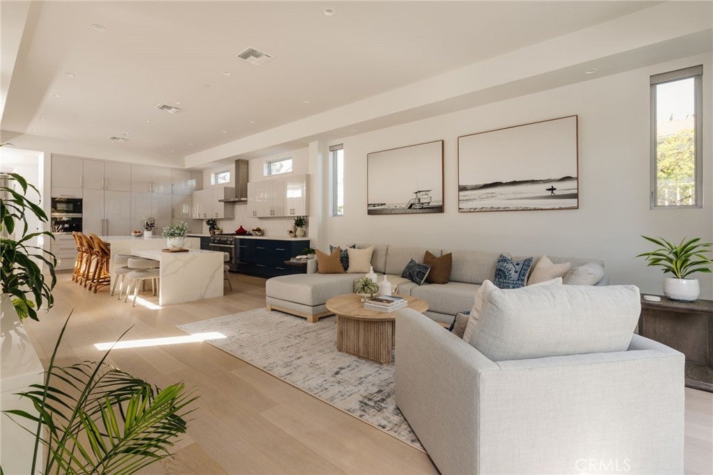 Photo of Listing #SB26074696