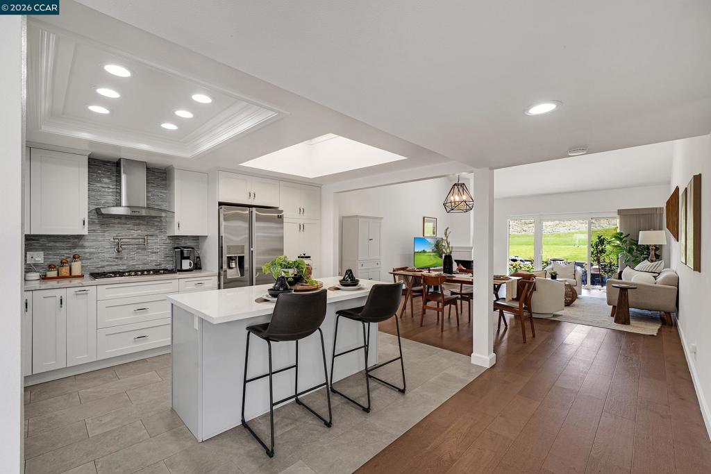 Photo of Listing #41130193