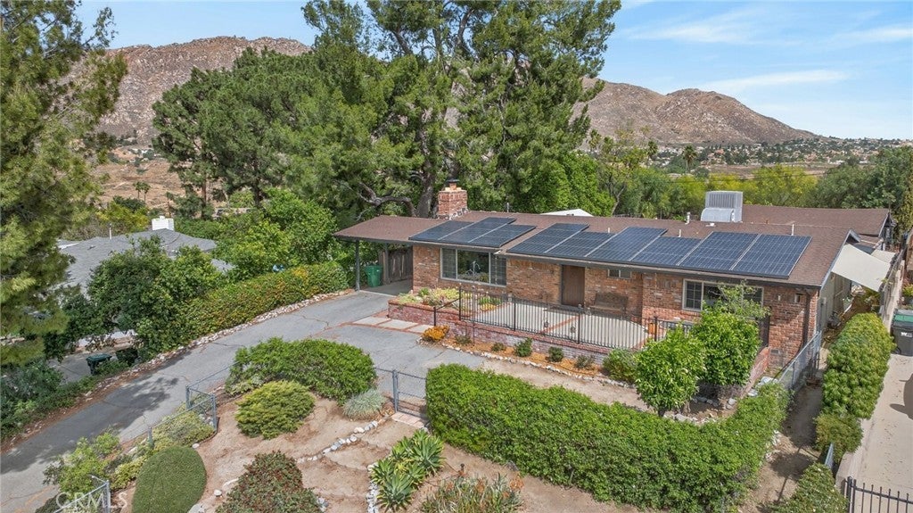 Photo of Listing #IV26073155