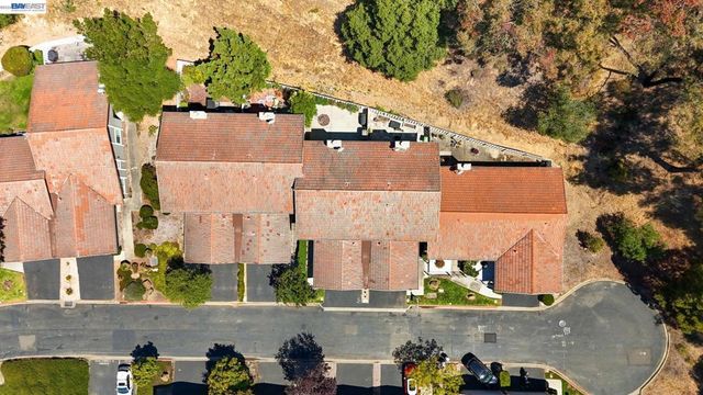34 Chimney Rock, Oakland