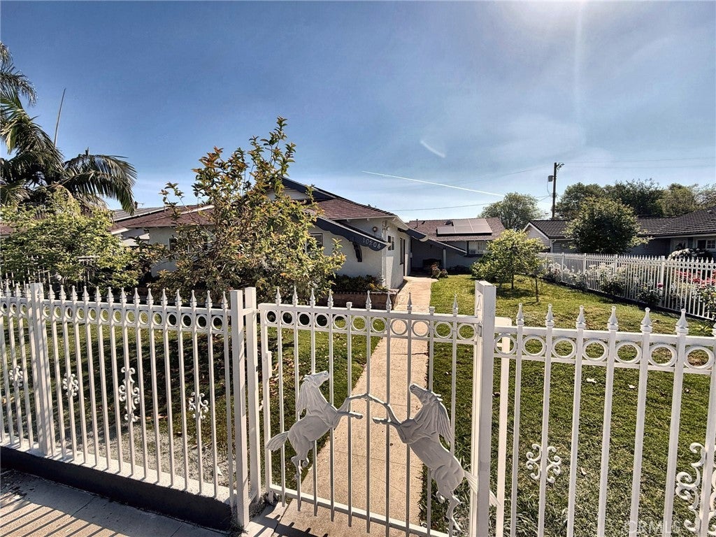 Photo of Listing #SR26070139