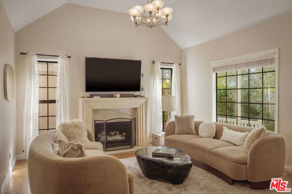 Photo of Listing #26693851