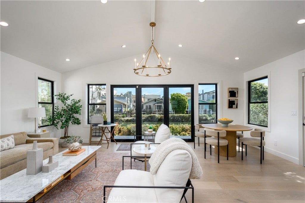 Photo of Listing #PW26076298