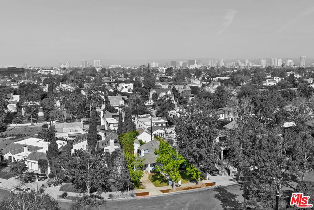 Photo of Listing #26689473