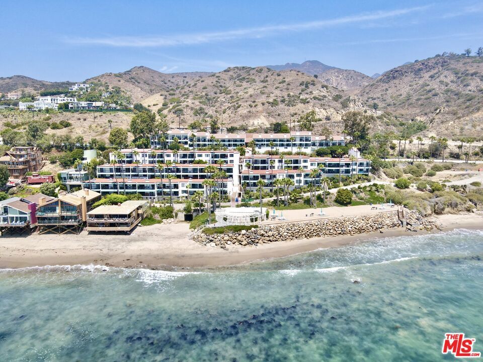 Photo of Listing #26695641