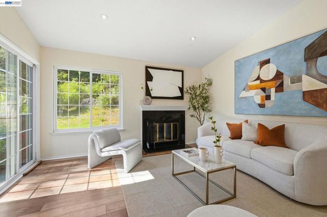 515 Canyon Oaks Dr # F, Oakland