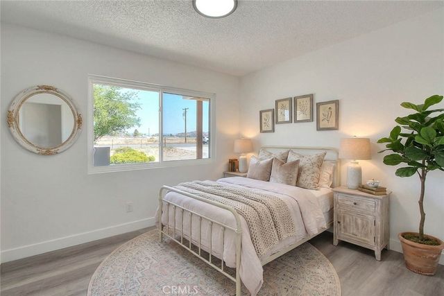 20916 Thunderbird, Apple Valley