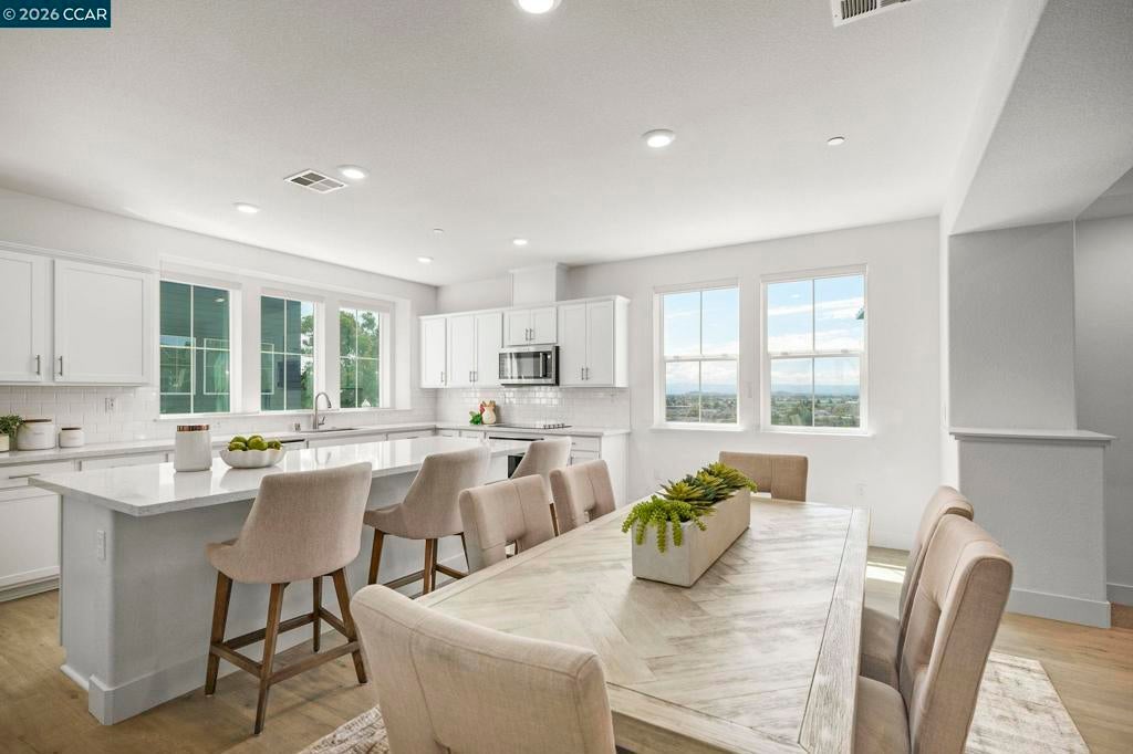 Photo of Listing #41130427