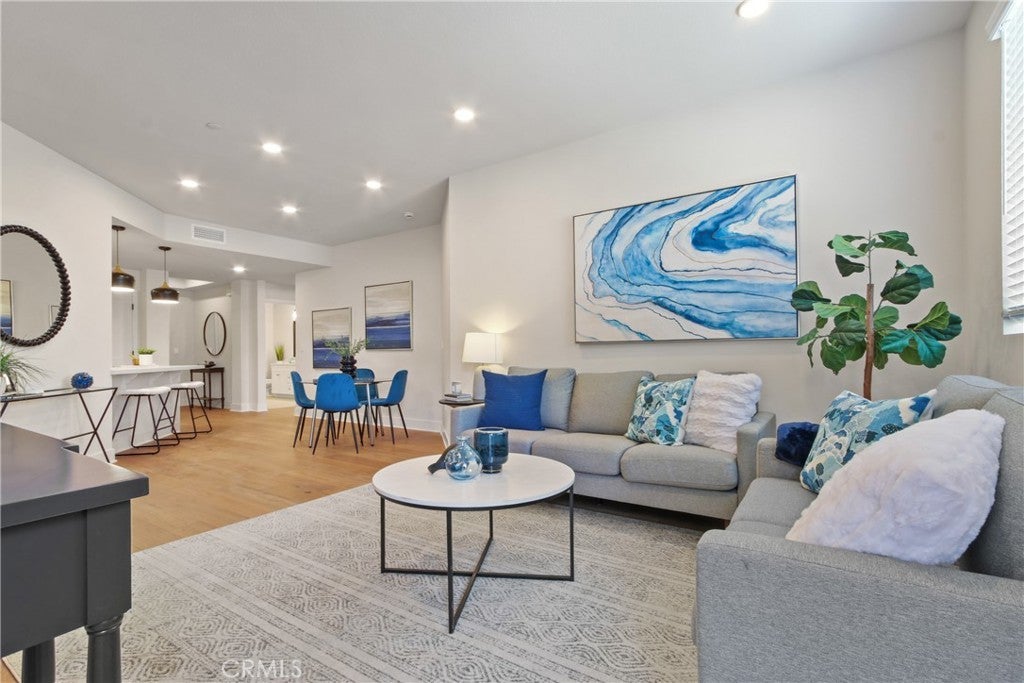 Photo of Listing #SB26076421