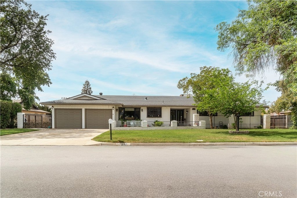 Photo of Listing #DW26077285