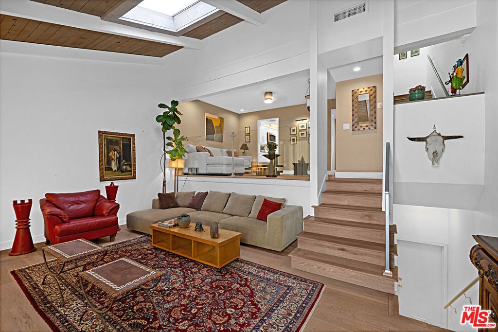 Photo of Listing #26692595