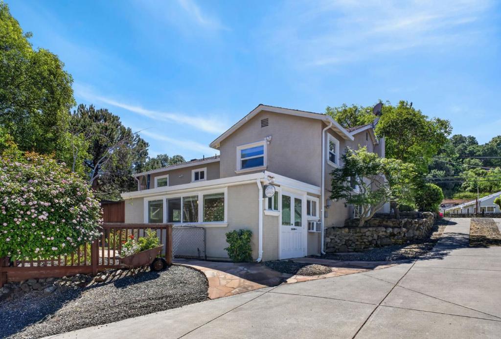 Photo of Listing #ML82042525