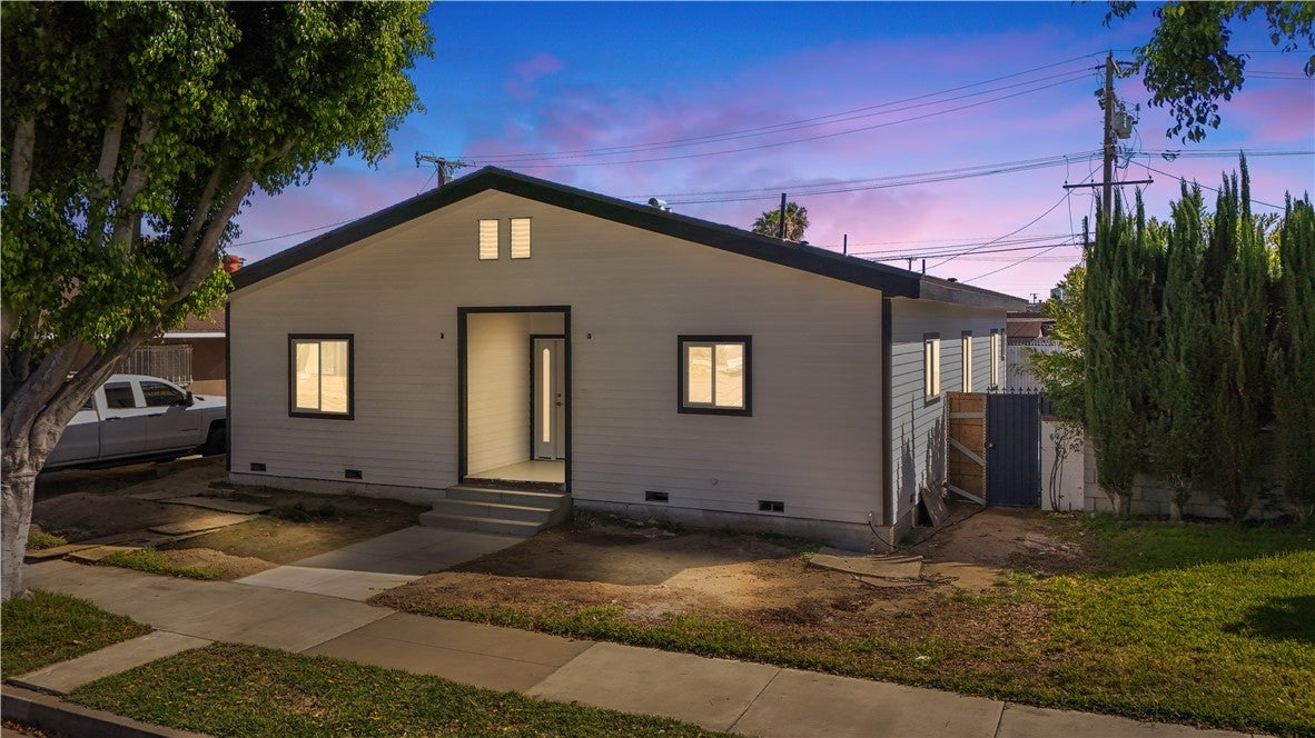 Photo of Listing #DW26077486