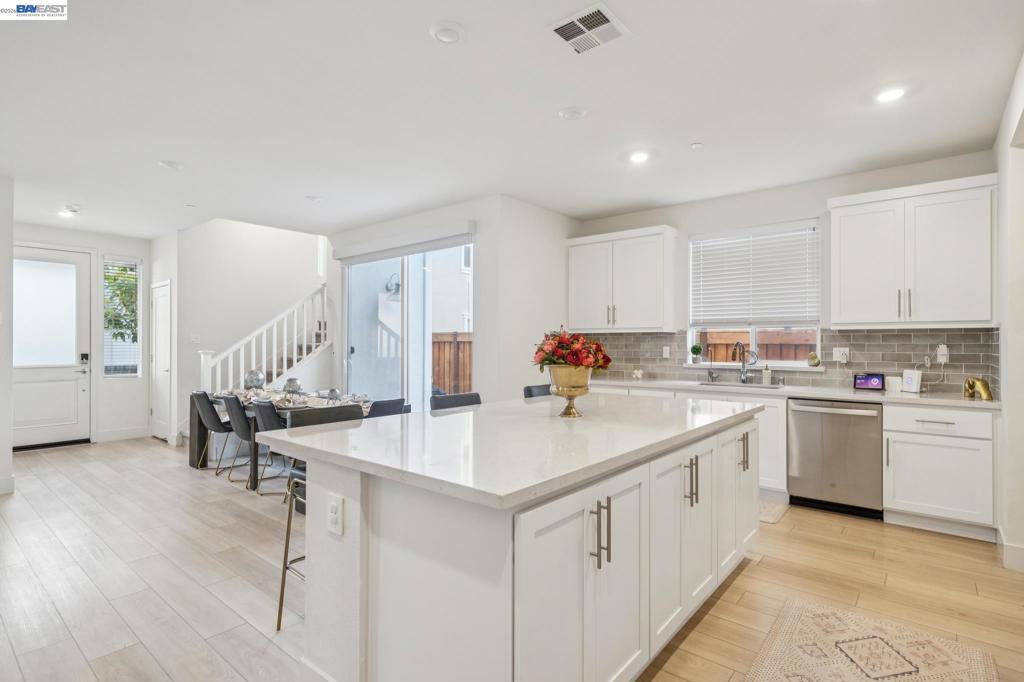 Photo of Listing #41130576